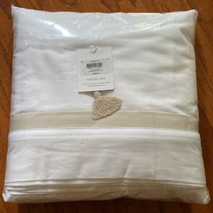 Serena & Lily Border Frame Sheet Set- Sand color, size queen